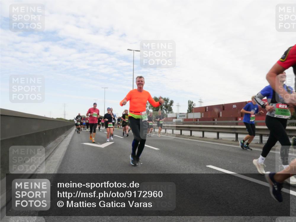 03.10.2025 - Köhlbrandbrückenlauf Matties Gatica Varas http://msf.ph/oto/9172960 03.10.2025 15:23:03 Position 3  meine-sportfotos.de