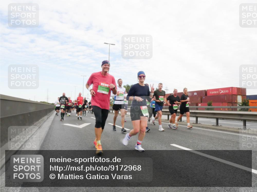 03.10.2025 - Köhlbrandbrückenlauf Matties Gatica Varas http://msf.ph/oto/9172968 03.10.2025 15:23:05 Position 3 7973 meine-sportfotos.de