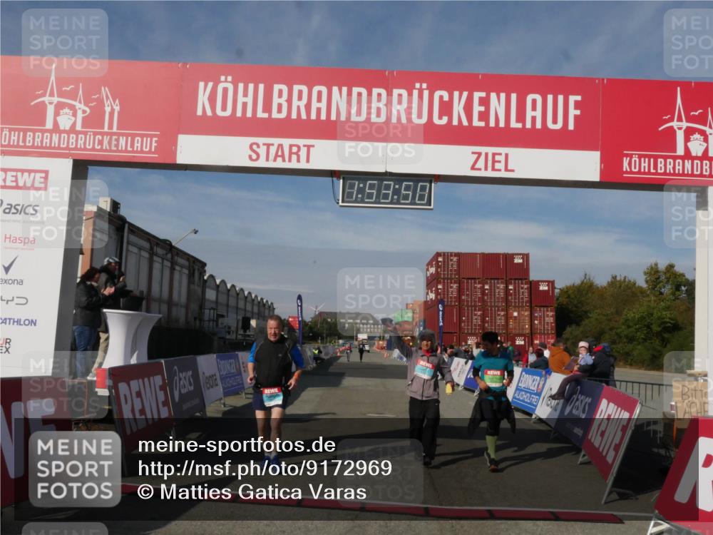 03.10.2025 - Köhlbrandbrückenlauf Matties Gatica Varas http://msf.ph/oto/9172969 03.10.2025 10:53:52 Ziel 2611, 3774 meine-sportfotos.de