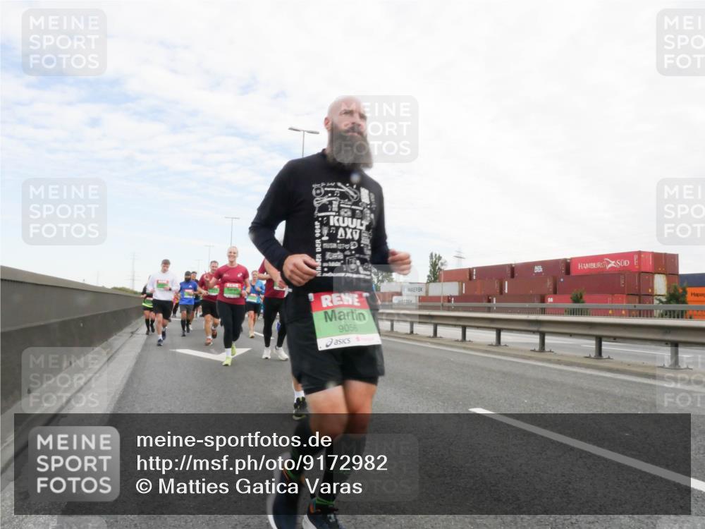 03.10.2025 - Köhlbrandbrückenlauf Matties Gatica Varas http://msf.ph/oto/9172982 03.10.2025 15:23:09 Position 3 9056 meine-sportfotos.de