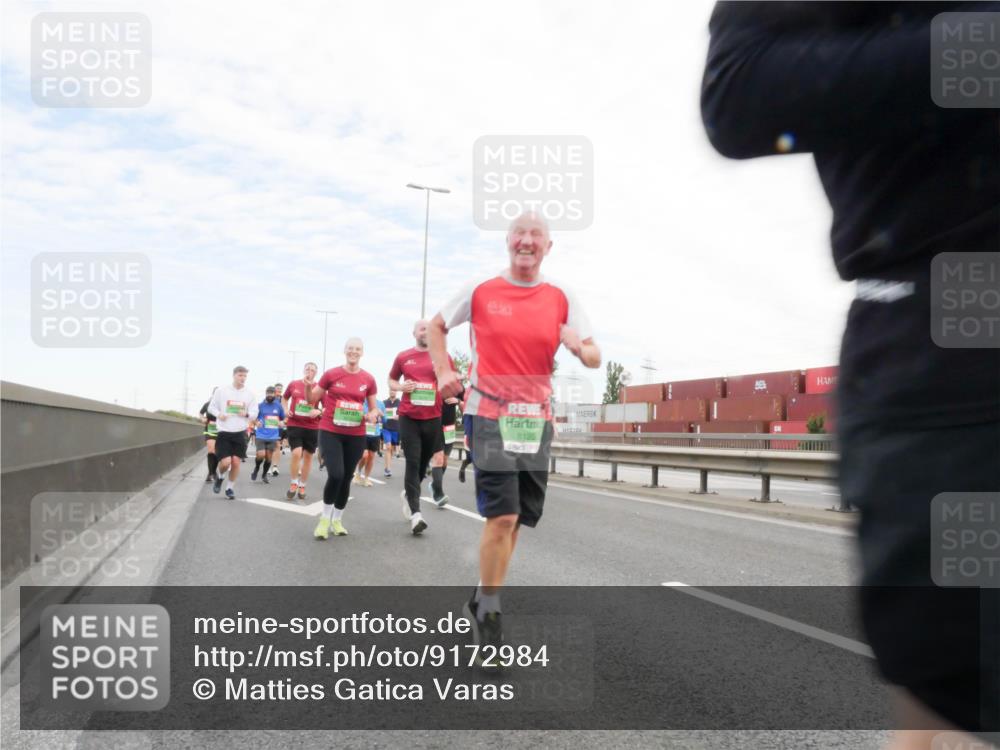 03.10.2025 - Köhlbrandbrückenlauf Matties Gatica Varas http://msf.ph/oto/9172984 03.10.2025 15:23:09 Position 3 8120 meine-sportfotos.de