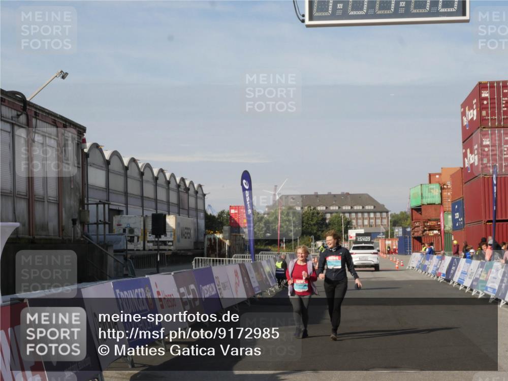03.10.2025 - Köhlbrandbrückenlauf Matties Gatica Varas http://msf.ph/oto/9172985 03.10.2025 10:54:11 Ziel 2653, 2691 meine-sportfotos.de