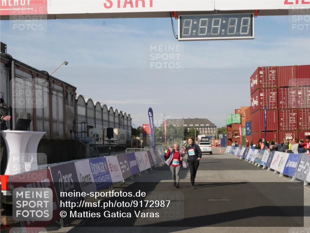 03.10.2025 - Köhlbrandbrückenlauf Matties Gatica Varas http://msf.ph/oto/9172987 03.10.2025 10:54:12 Ziel 2653, 2691 meine-sportfotos.de