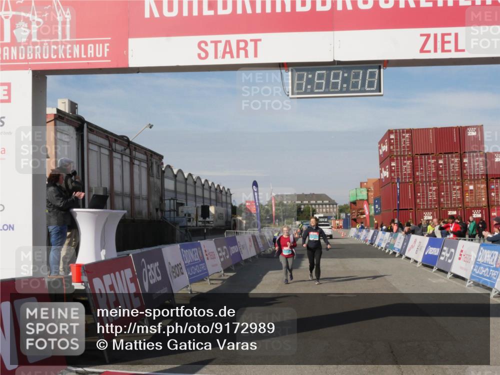 03.10.2025 - Köhlbrandbrückenlauf Matties Gatica Varas http://msf.ph/oto/9172989 03.10.2025 10:54:12 Ziel 2653, 2691 meine-sportfotos.de