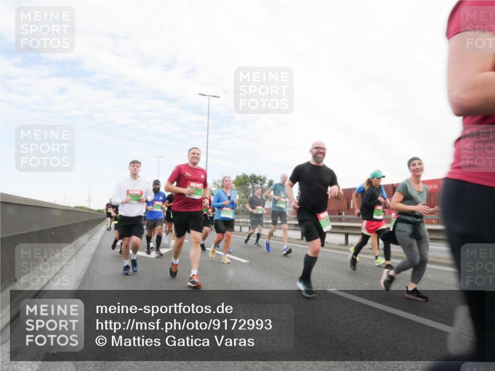 03.10.2025 - Köhlbrandbrückenlauf Matties Gatica Varas http://msf.ph/oto/9172993 03.10.2025 15:23:11 Position 3  meine-sportfotos.de