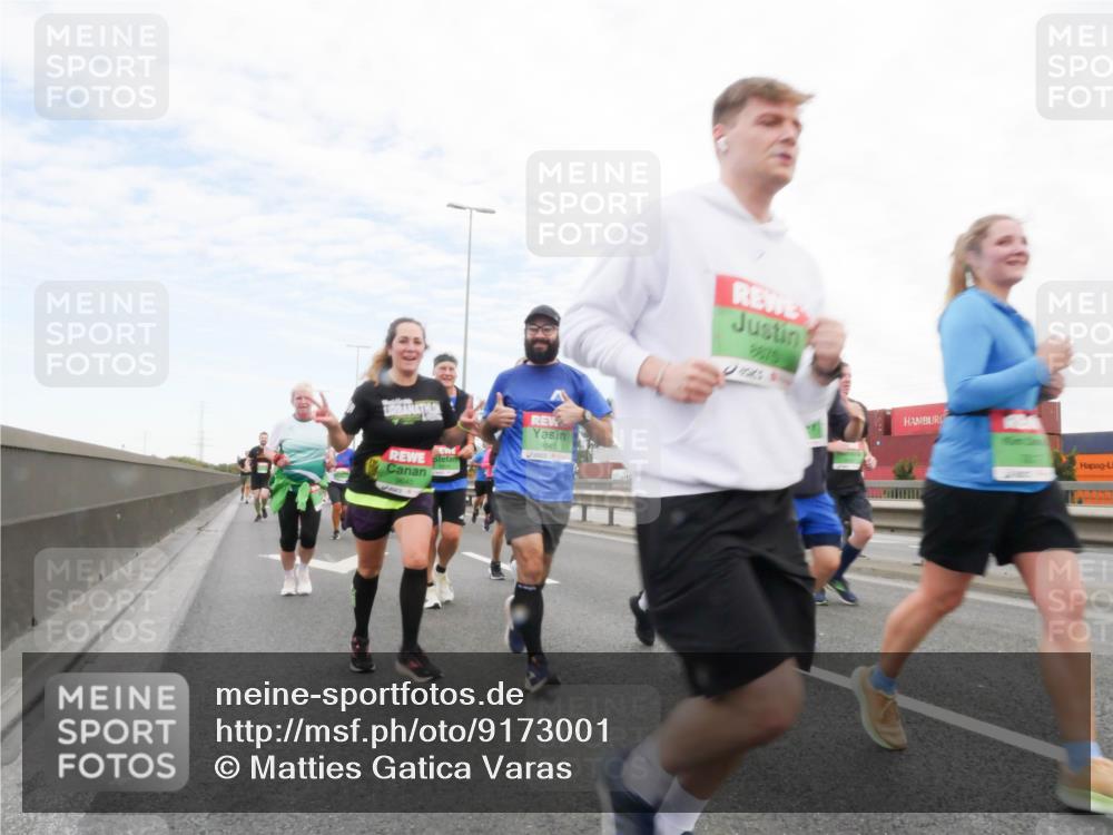03.10.2025 - Köhlbrandbrückenlauf Matties Gatica Varas http://msf.ph/oto/9173001 03.10.2025 15:23:13 Position 3 9641, 8575 meine-sportfotos.de