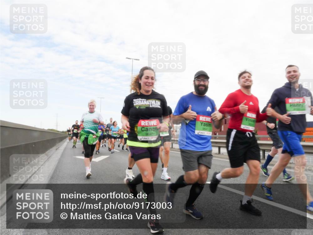 03.10.2025 - Köhlbrandbrückenlauf Matties Gatica Varas http://msf.ph/oto/9173003 03.10.2025 15:23:13 Position 3 9640, 9641 meine-sportfotos.de