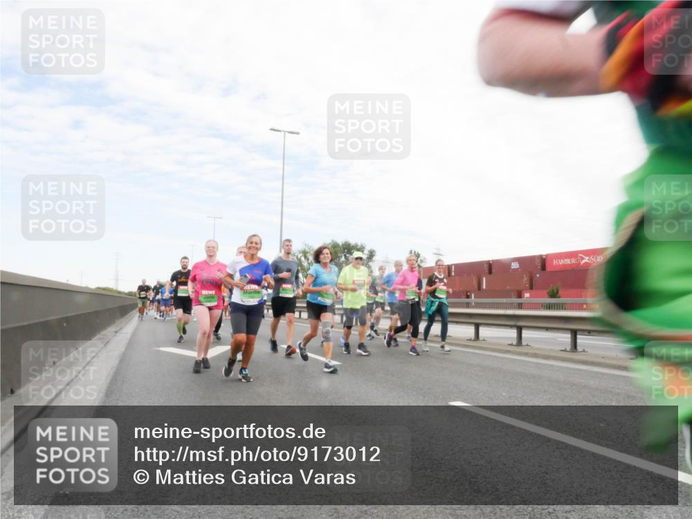 03.10.2025 - Köhlbrandbrückenlauf Matties Gatica Varas http://msf.ph/oto/9173012 03.10.2025 15:23:15 Position 3  meine-sportfotos.de