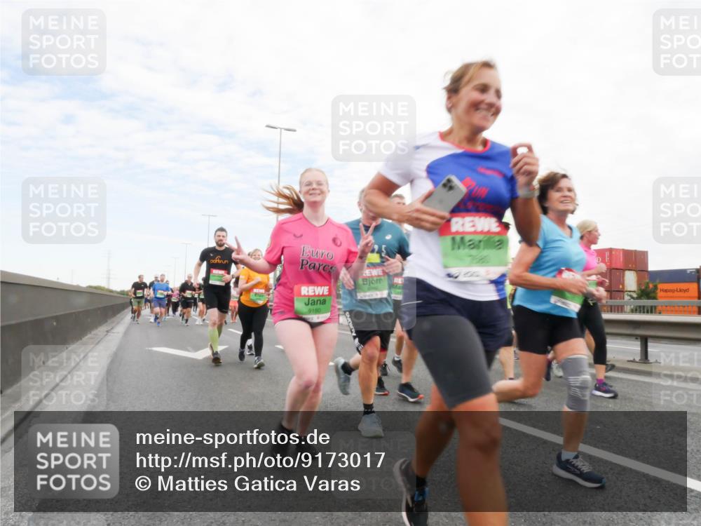 03.10.2025 - Köhlbrandbrückenlauf Matties Gatica Varas http://msf.ph/oto/9173017 03.10.2025 15:23:17 Position 3 9180 meine-sportfotos.de