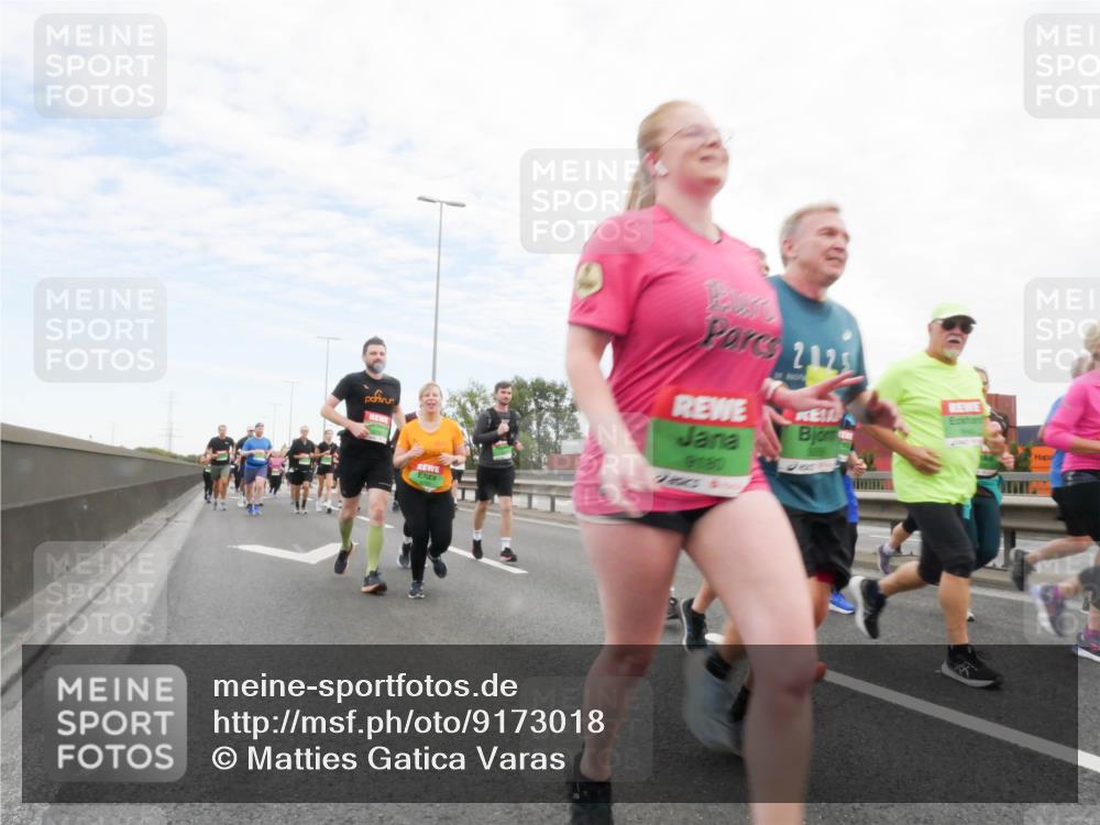 03.10.2025 - Köhlbrandbrückenlauf Matties Gatica Varas http://msf.ph/oto/9173018 03.10.2025 15:23:17 Position 3 69, 2125 meine-sportfotos.de