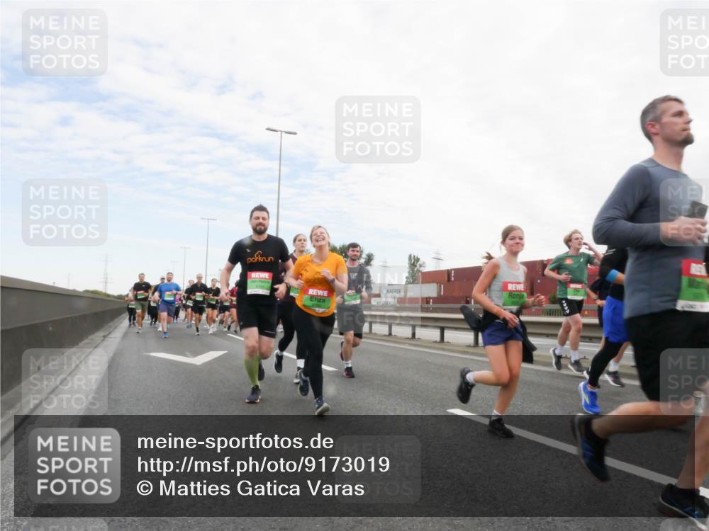 03.10.2025 - Köhlbrandbrückenlauf Matties Gatica Varas http://msf.ph/oto/9173019 03.10.2025 15:23:18 Position 3  meine-sportfotos.de