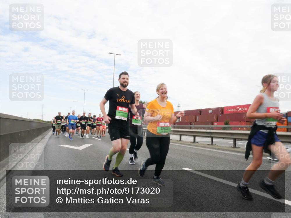03.10.2025 - Köhlbrandbrückenlauf Matties Gatica Varas http://msf.ph/oto/9173020 03.10.2025 15:23:18 Position 3 8789 meine-sportfotos.de