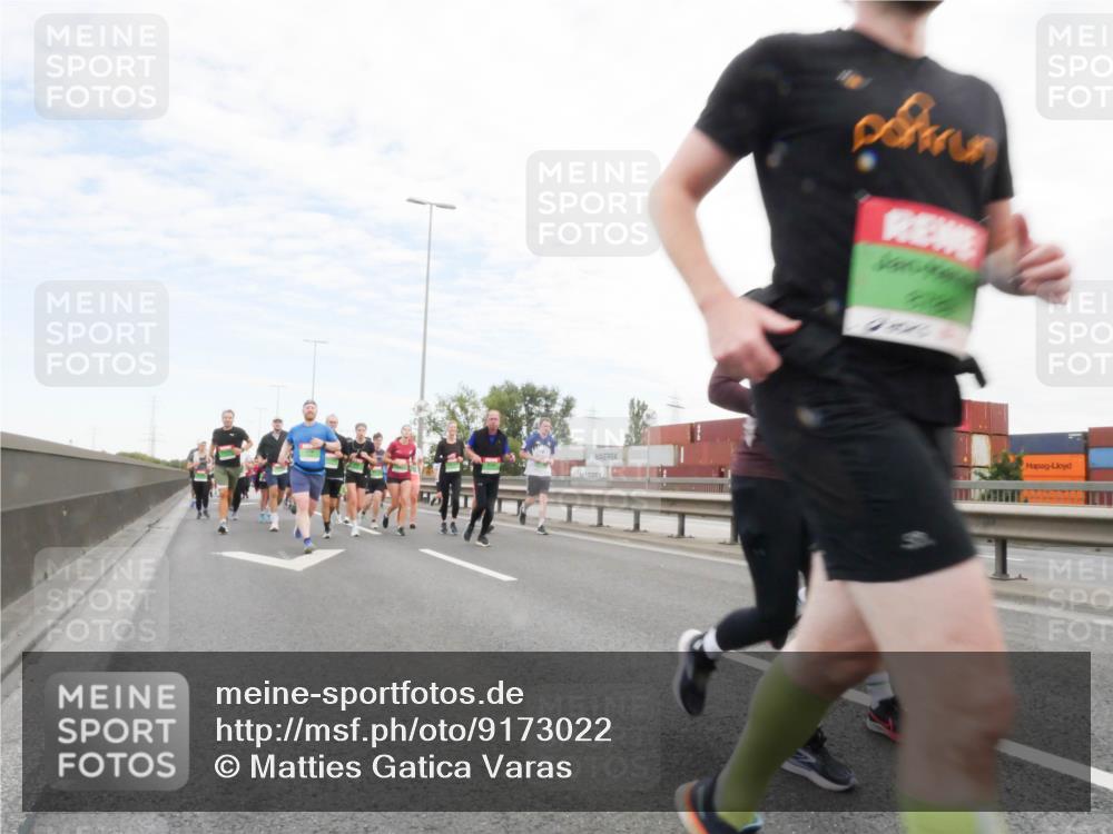 03.10.2025 - Köhlbrandbrückenlauf Matties Gatica Varas http://msf.ph/oto/9173022 03.10.2025 15:23:19 Position 3  meine-sportfotos.de