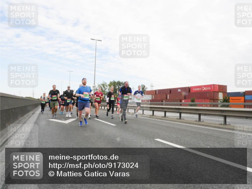 03.10.2025 - Köhlbrandbrückenlauf Matties Gatica Varas http://msf.ph/oto/9173024 03.10.2025 15:23:20 Position 3  meine-sportfotos.de