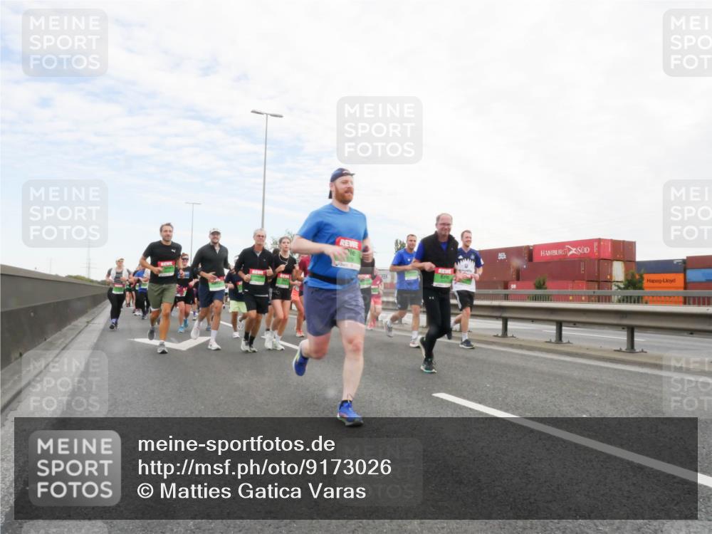 03.10.2025 - Köhlbrandbrückenlauf Matties Gatica Varas http://msf.ph/oto/9173026 03.10.2025 15:23:21 Position 3  meine-sportfotos.de