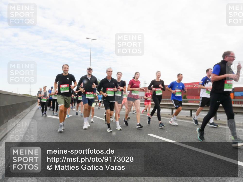 03.10.2025 - Köhlbrandbrückenlauf Matties Gatica Varas http://msf.ph/oto/9173028 03.10.2025 15:23:22 Position 3  meine-sportfotos.de
