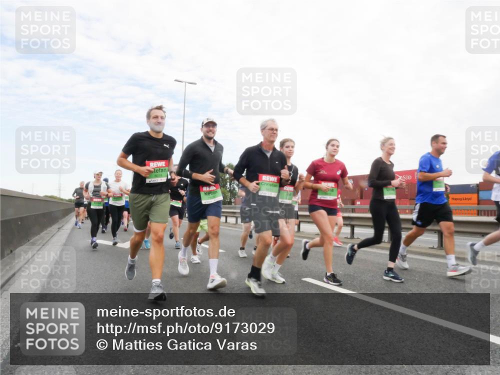 03.10.2025 - Köhlbrandbrückenlauf Matties Gatica Varas http://msf.ph/oto/9173029 03.10.2025 15:23:23 Position 3 8018, 5411 meine-sportfotos.de