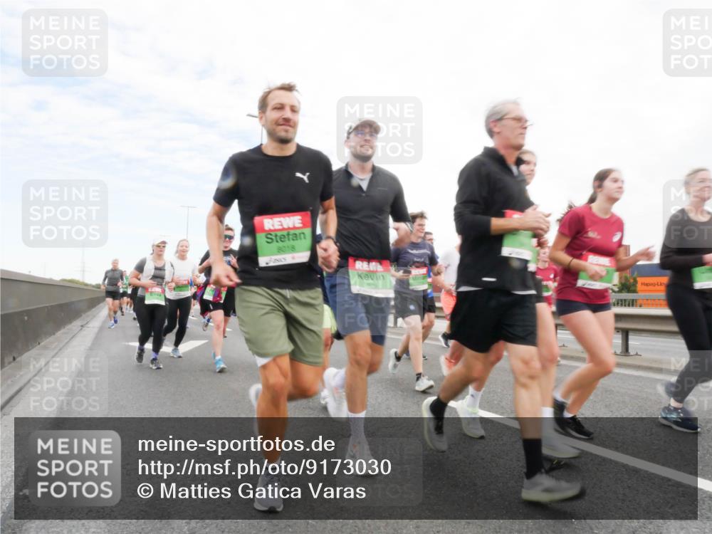 03.10.2025 - Köhlbrandbrückenlauf Matties Gatica Varas http://msf.ph/oto/9173030 03.10.2025 15:23:23 Position 3 8018 meine-sportfotos.de