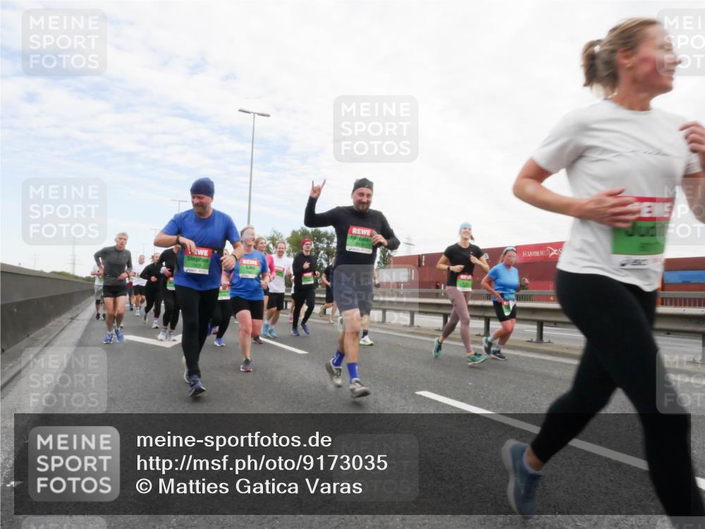 03.10.2025 - Köhlbrandbrückenlauf Matties Gatica Varas http://msf.ph/oto/9173035 03.10.2025 15:23:26 Position 3 7478 meine-sportfotos.de