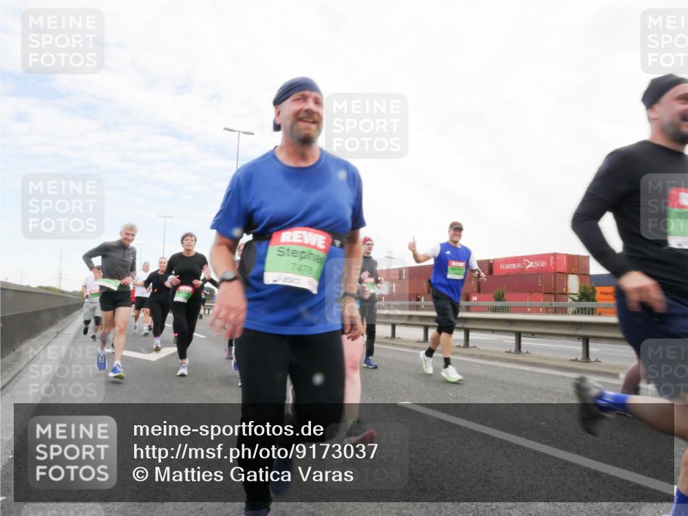 03.10.2025 - Köhlbrandbrückenlauf Matties Gatica Varas http://msf.ph/oto/9173037 03.10.2025 15:23:27 Position 3 7478 meine-sportfotos.de