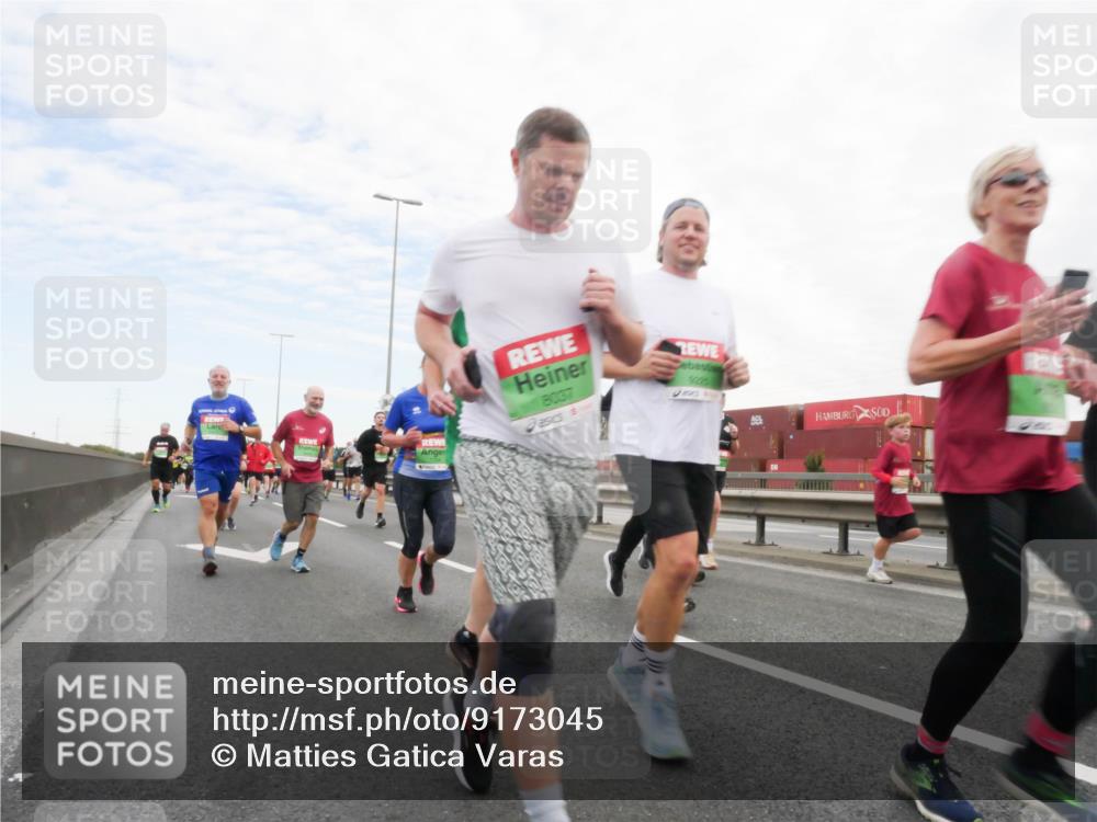 03.10.2025 - Köhlbrandbrückenlauf Matties Gatica Varas http://msf.ph/oto/9173045 03.10.2025 15:23:31 Position 3 8037 meine-sportfotos.de