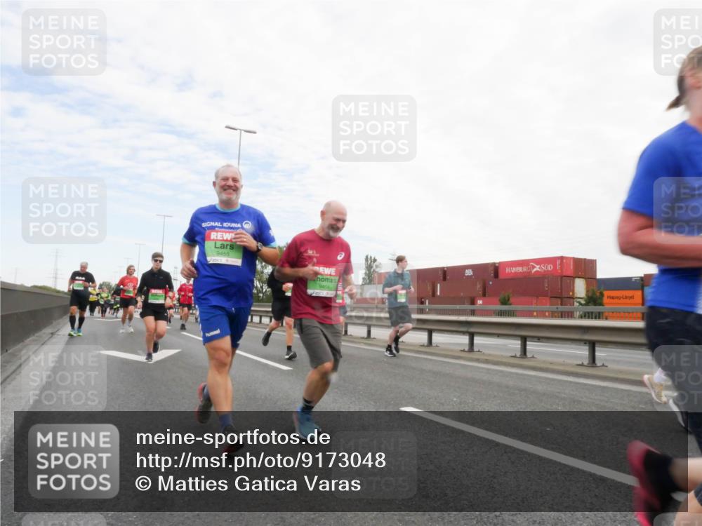 03.10.2025 - Köhlbrandbrückenlauf Matties Gatica Varas http://msf.ph/oto/9173048 03.10.2025 15:23:32 Position 3 9455, 9454, 31 meine-sportfotos.de