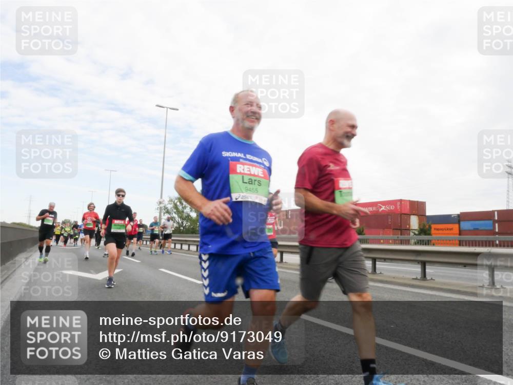 03.10.2025 - Köhlbrandbrückenlauf Matties Gatica Varas http://msf.ph/oto/9173049 03.10.2025 15:23:33 Position 3 9455 meine-sportfotos.de