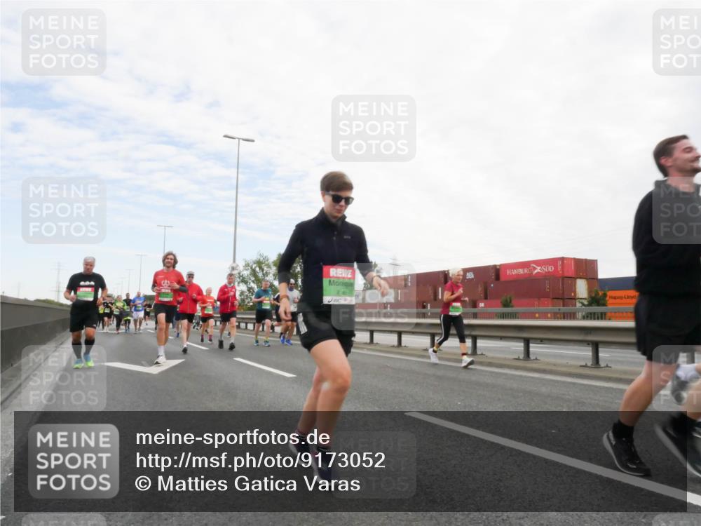 03.10.2025 - Köhlbrandbrückenlauf Matties Gatica Varas http://msf.ph/oto/9173052 03.10.2025 15:23:34 Position 3 460 meine-sportfotos.de