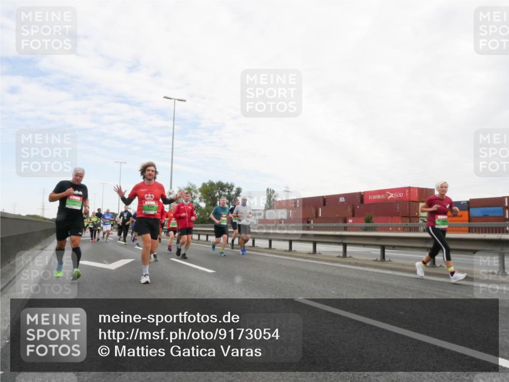 03.10.2025 - Köhlbrandbrückenlauf Matties Gatica Varas http://msf.ph/oto/9173054 03.10.2025 15:23:35 Position 3  meine-sportfotos.de