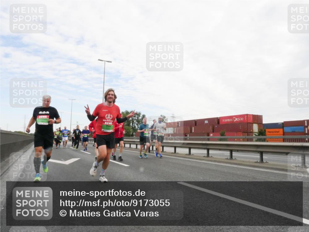 03.10.2025 - Köhlbrandbrückenlauf Matties Gatica Varas http://msf.ph/oto/9173055 03.10.2025 15:23:35 Position 3 441 meine-sportfotos.de