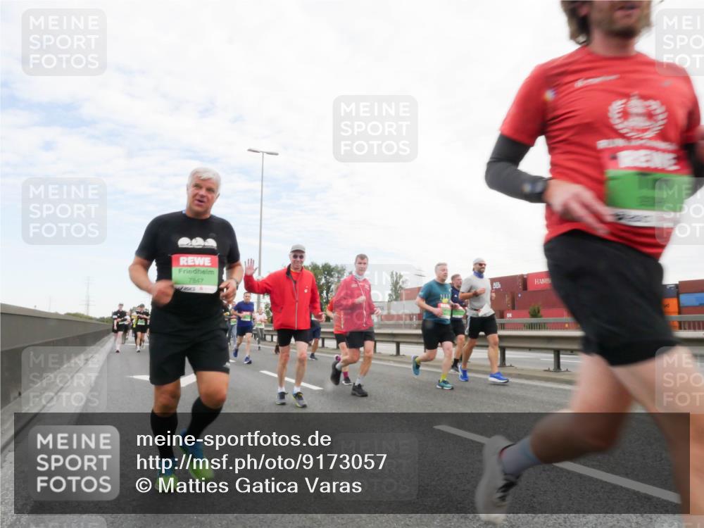 03.10.2025 - Köhlbrandbrückenlauf Matties Gatica Varas http://msf.ph/oto/9173057 03.10.2025 15:23:36 Position 3 7847 meine-sportfotos.de