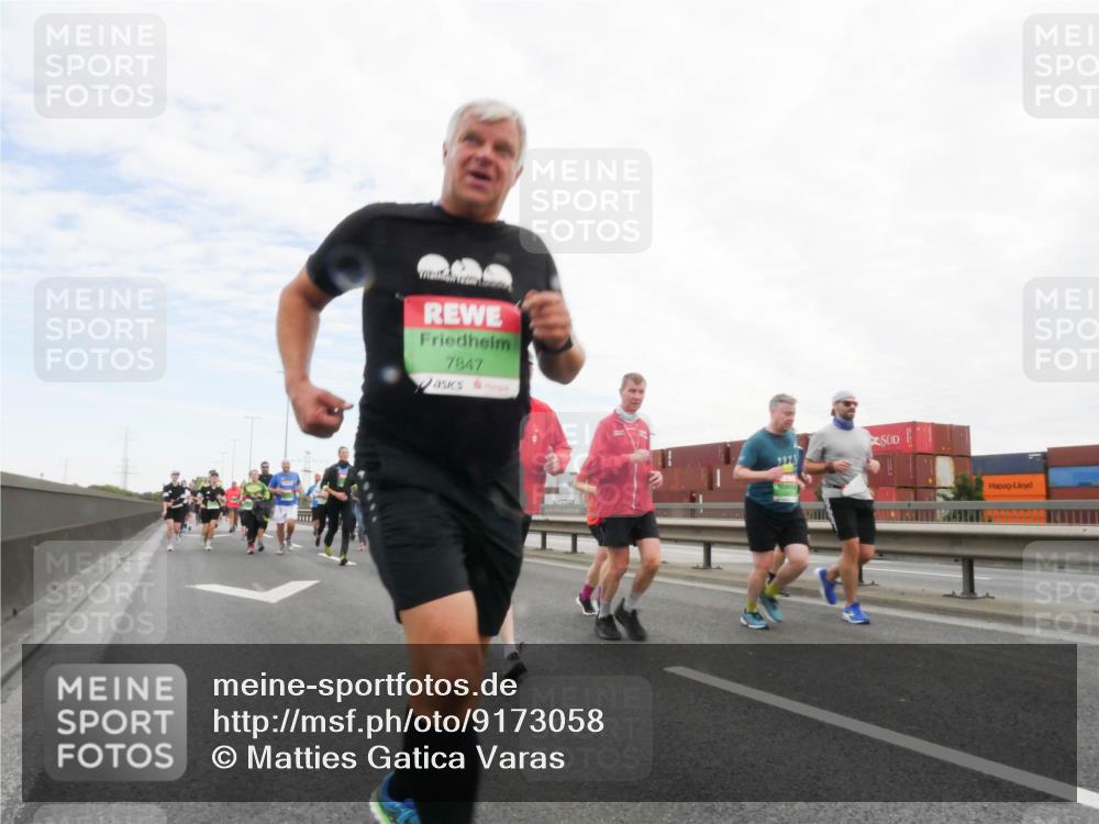 03.10.2025 - Köhlbrandbrückenlauf Matties Gatica Varas http://msf.ph/oto/9173058 03.10.2025 15:23:37 Position 3 7847 meine-sportfotos.de