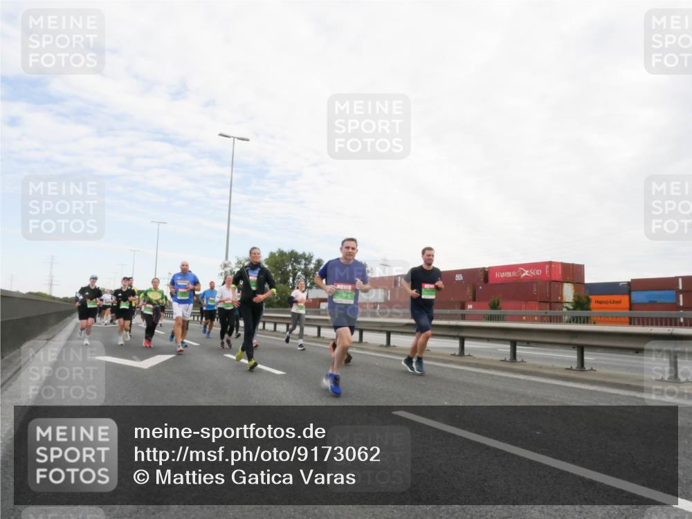 03.10.2025 - Köhlbrandbrückenlauf Matties Gatica Varas http://msf.ph/oto/9173062 03.10.2025 15:23:39 Position 3  meine-sportfotos.de
