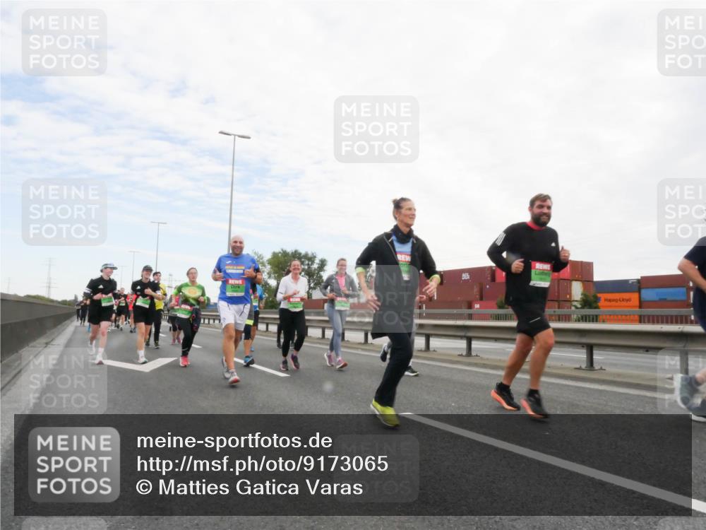 03.10.2025 - Köhlbrandbrückenlauf Matties Gatica Varas http://msf.ph/oto/9173065 03.10.2025 15:23:40 Position 3  meine-sportfotos.de