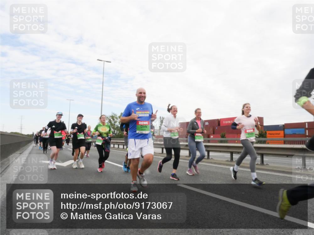03.10.2025 - Köhlbrandbrückenlauf Matties Gatica Varas http://msf.ph/oto/9173067 03.10.2025 15:23:41 Position 3  meine-sportfotos.de