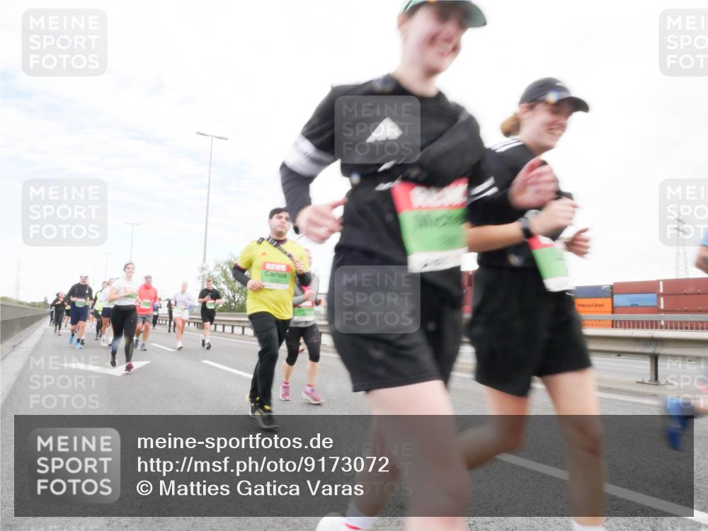 03.10.2025 - Köhlbrandbrückenlauf Matties Gatica Varas http://msf.ph/oto/9173072 03.10.2025 15:23:44 Position 3  meine-sportfotos.de