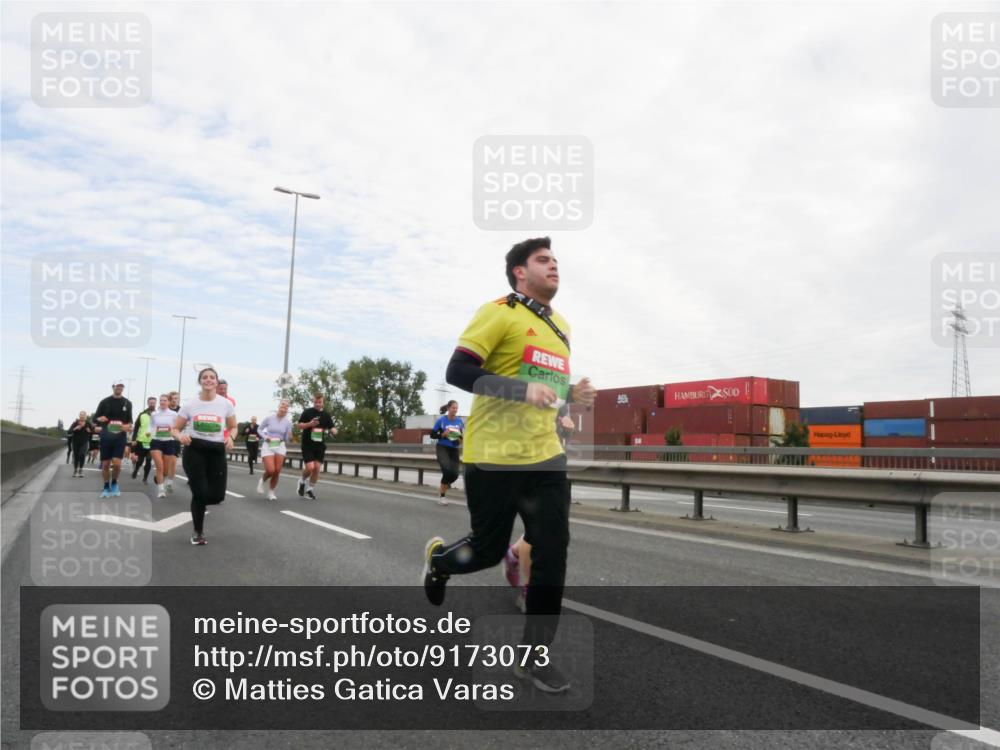 03.10.2025 - Köhlbrandbrückenlauf Matties Gatica Varas http://msf.ph/oto/9173073 03.10.2025 15:23:44 Position 3  meine-sportfotos.de