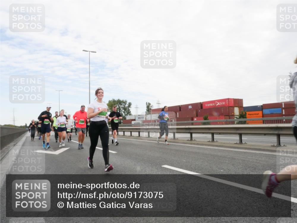 03.10.2025 - Köhlbrandbrückenlauf Matties Gatica Varas http://msf.ph/oto/9173075 03.10.2025 15:23:45 Position 3  meine-sportfotos.de