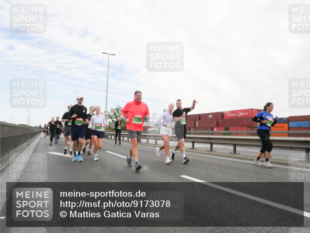 03.10.2025 - Köhlbrandbrückenlauf Matties Gatica Varas http://msf.ph/oto/9173078 03.10.2025 15:23:47 Position 3  meine-sportfotos.de