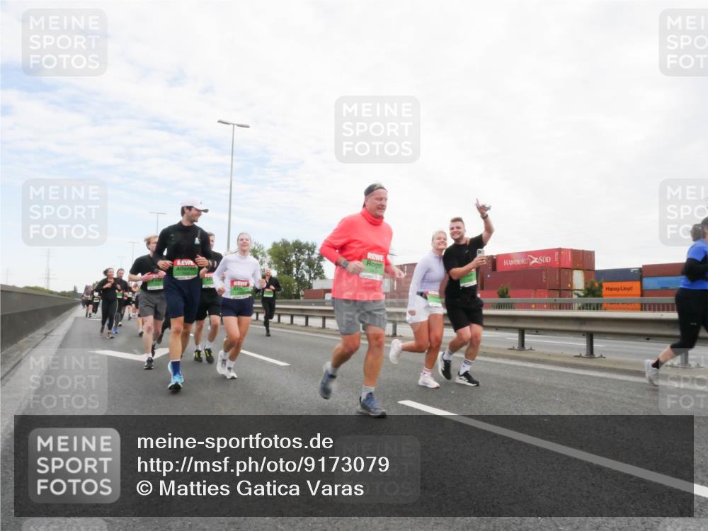 03.10.2025 - Köhlbrandbrückenlauf Matties Gatica Varas http://msf.ph/oto/9173079 03.10.2025 15:23:47 Position 3  meine-sportfotos.de