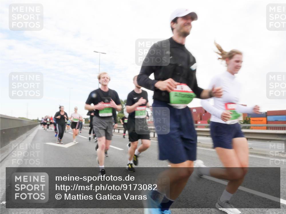 03.10.2025 - Köhlbrandbrückenlauf Matties Gatica Varas http://msf.ph/oto/9173082 03.10.2025 15:23:49 Position 3  meine-sportfotos.de