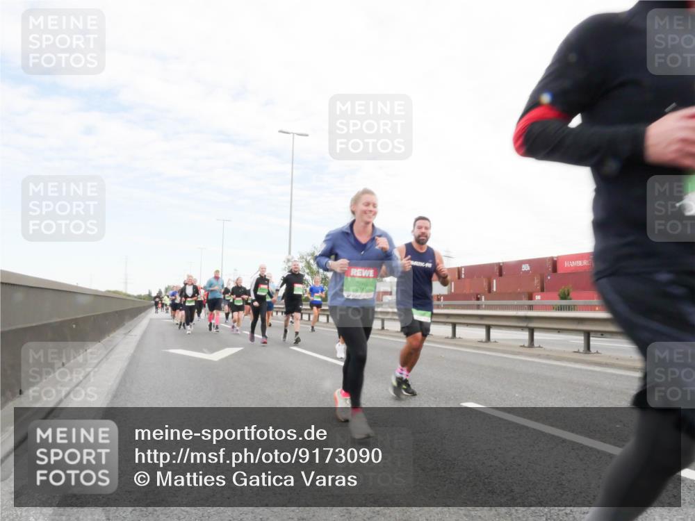 03.10.2025 - Köhlbrandbrückenlauf Matties Gatica Varas http://msf.ph/oto/9173090 03.10.2025 15:23:53 Position 3 9741 meine-sportfotos.de