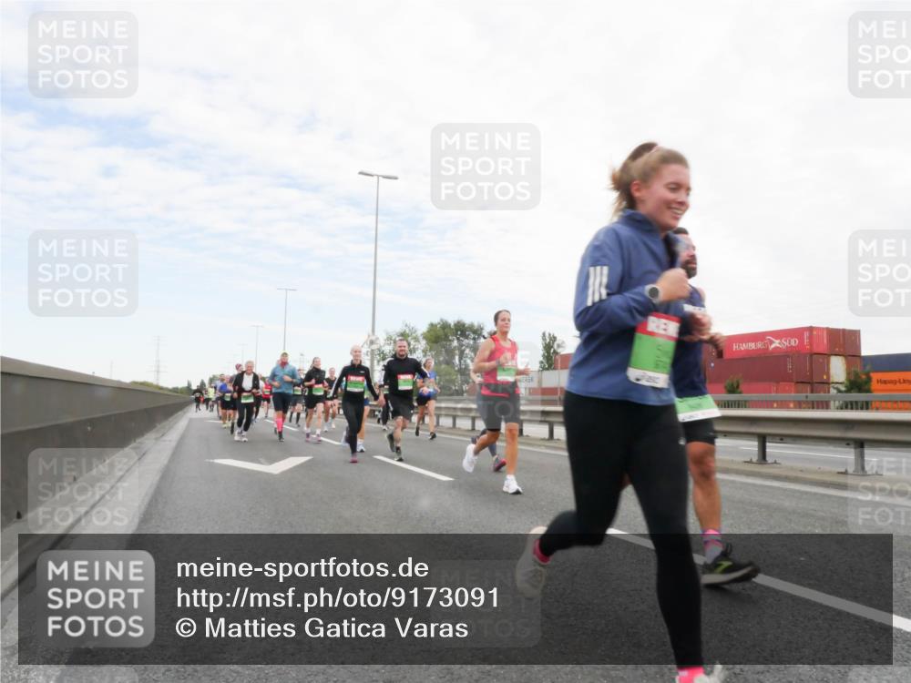 03.10.2025 - Köhlbrandbrückenlauf Matties Gatica Varas http://msf.ph/oto/9173091 03.10.2025 15:23:53 Position 3  meine-sportfotos.de