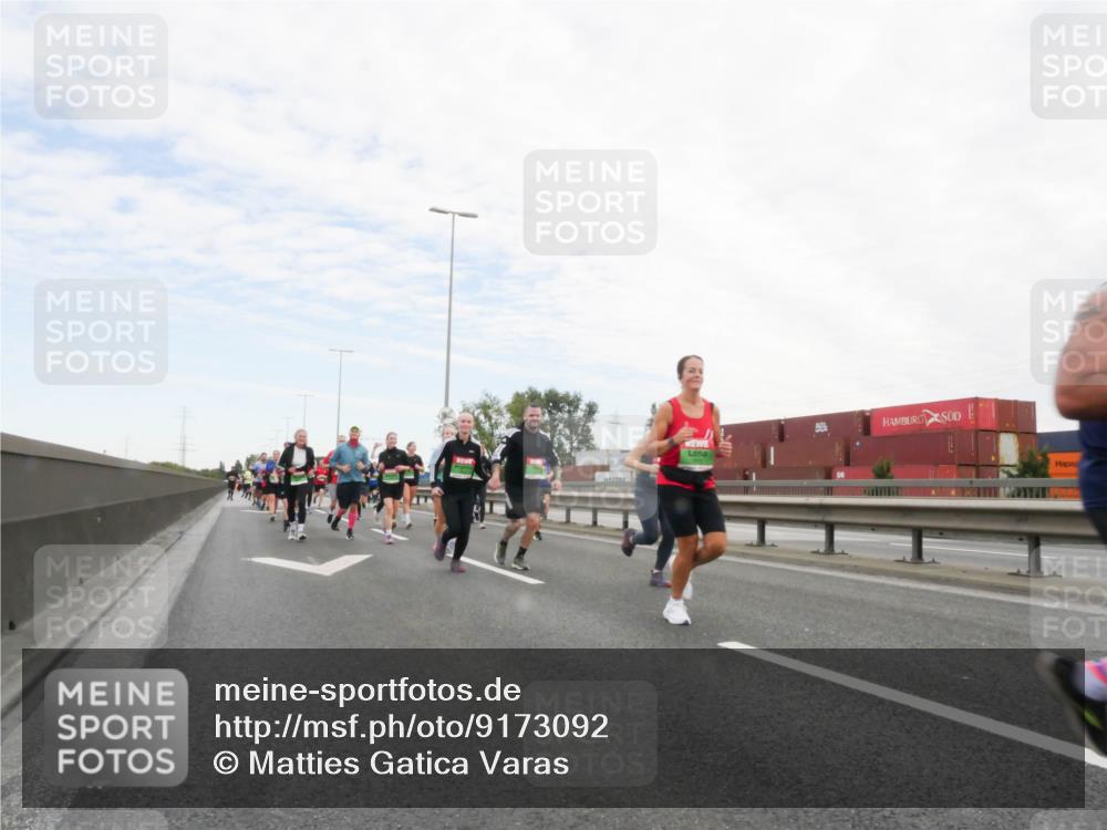 03.10.2025 - Köhlbrandbrückenlauf Matties Gatica Varas http://msf.ph/oto/9173092 03.10.2025 15:23:53 Position 3  meine-sportfotos.de