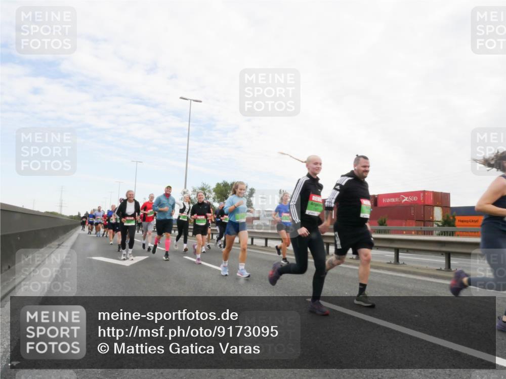 03.10.2025 - Köhlbrandbrückenlauf Matties Gatica Varas http://msf.ph/oto/9173095 03.10.2025 15:23:55 Position 3  meine-sportfotos.de