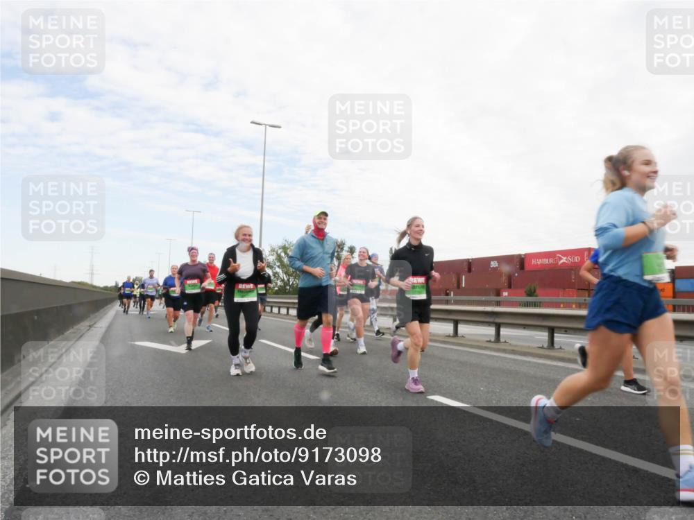03.10.2025 - Köhlbrandbrückenlauf Matties Gatica Varas http://msf.ph/oto/9173098 03.10.2025 15:23:56 Position 3  meine-sportfotos.de