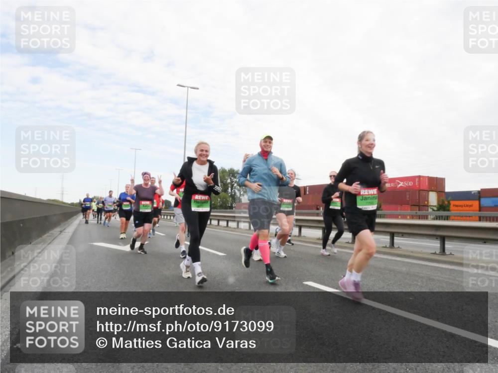 03.10.2025 - Köhlbrandbrückenlauf Matties Gatica Varas http://msf.ph/oto/9173099 03.10.2025 15:23:57 Position 3  meine-sportfotos.de