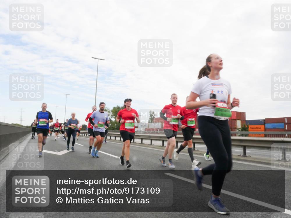 03.10.2025 - Köhlbrandbrückenlauf Matties Gatica Varas http://msf.ph/oto/9173109 03.10.2025 15:24:02 Position 3  meine-sportfotos.de