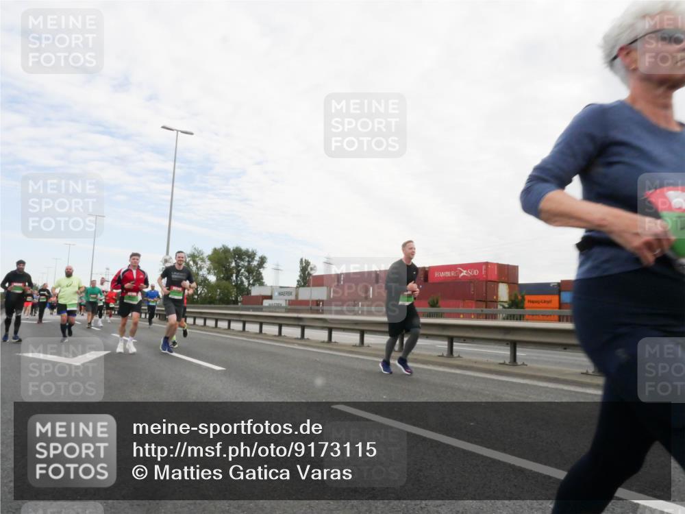 03.10.2025 - Köhlbrandbrückenlauf Matties Gatica Varas http://msf.ph/oto/9173115 03.10.2025 15:24:05 Position 3  meine-sportfotos.de