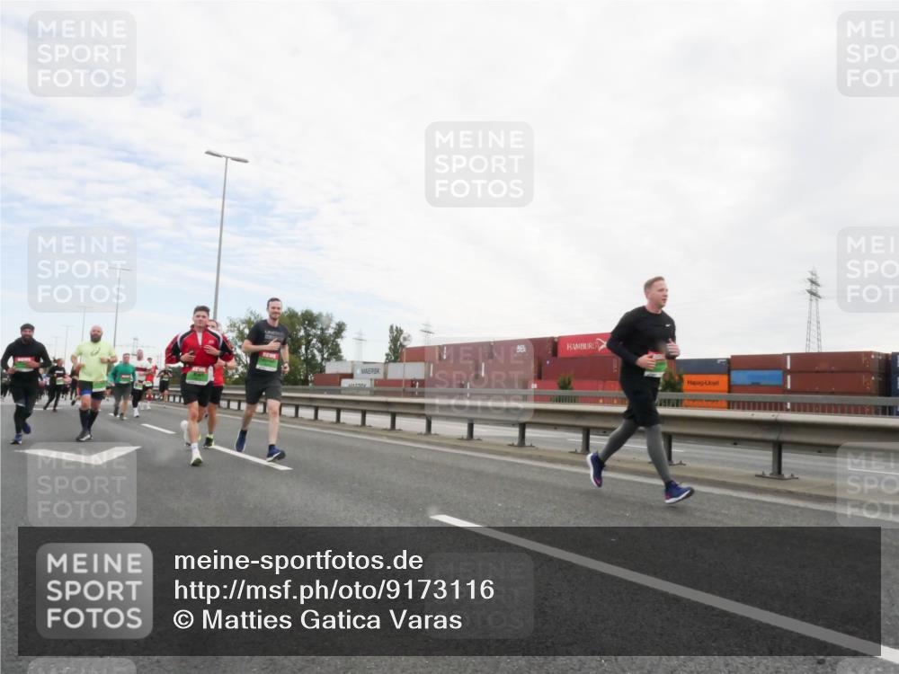 03.10.2025 - Köhlbrandbrückenlauf Matties Gatica Varas http://msf.ph/oto/9173116 03.10.2025 15:24:05 Position 3  meine-sportfotos.de